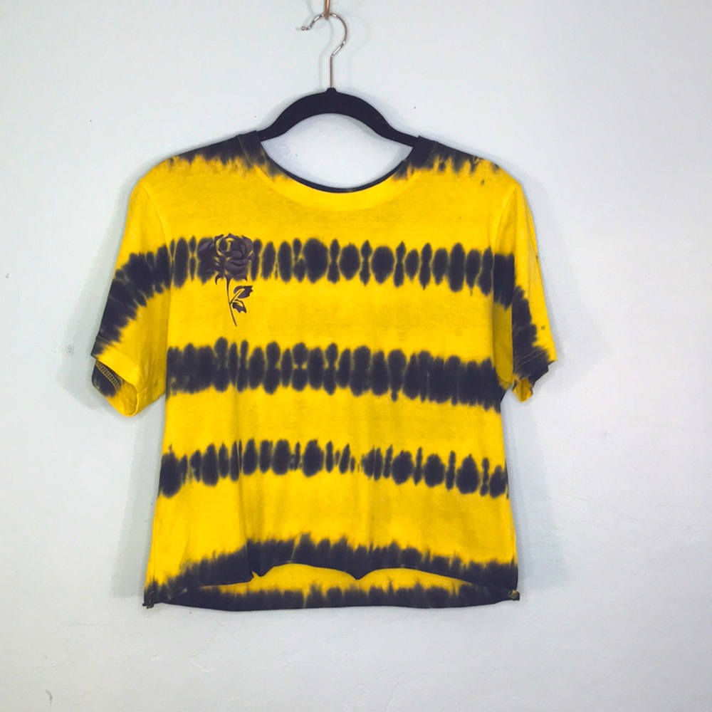 ✨Dyed Yellow and Black Tee with rose print✨